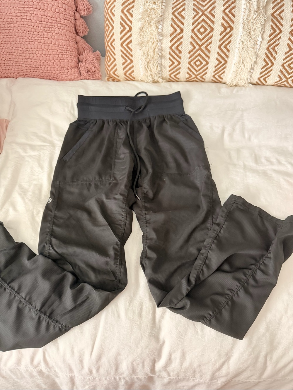 Lulu joggers never worn